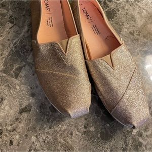 Gold Sparkle Tom’s